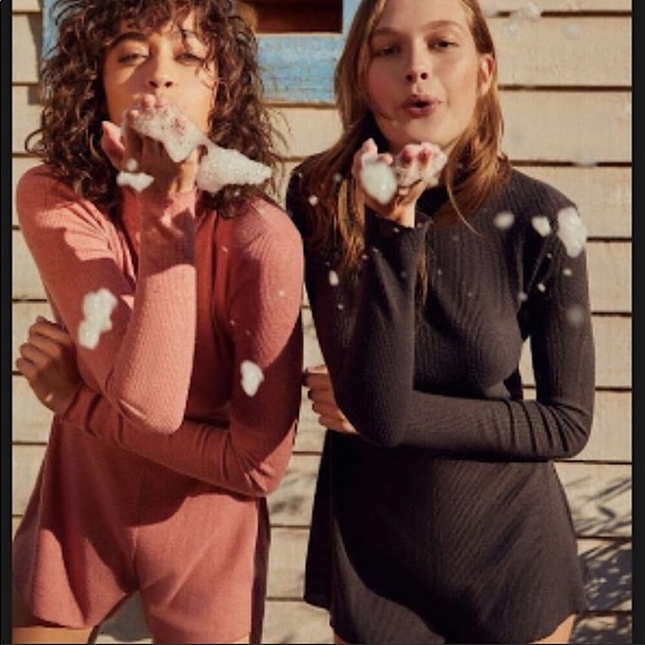 UO Felicity Romper - Picture 6 of 16